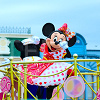 キャステル 「ミニー、ウィー・ラブ・ユー!」徹底鑑賞レポ！ランドとシーの違いは？パーク別の違いや見どころをたっぷりご紹介♡