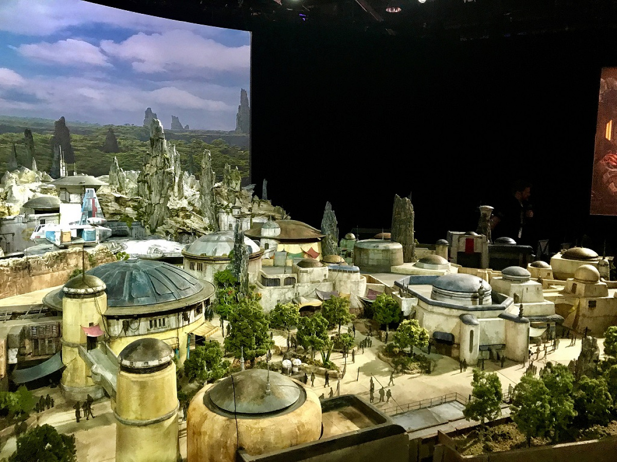 D23 Expo 2017で発表された「スターウォーズ」エリアの模型