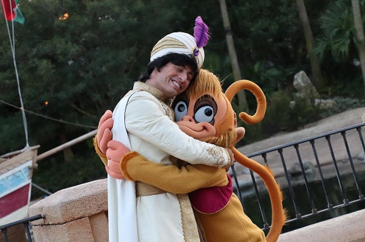 アラジンとアブー| キャステル | CASTEL ディズニー情報