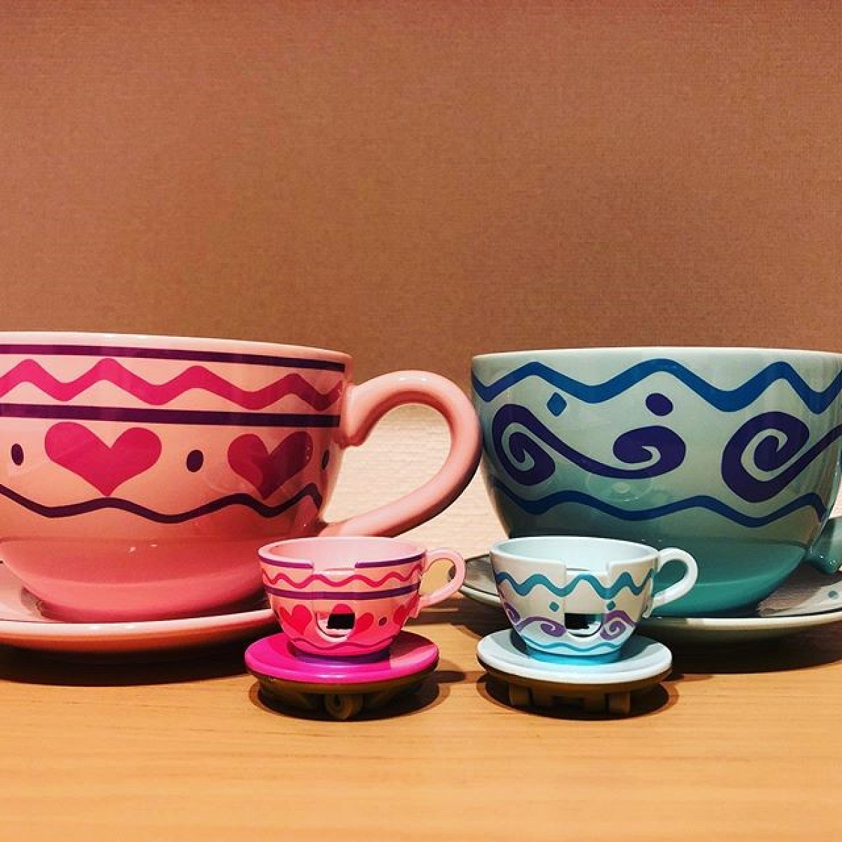 アリスのティーパーティー」グッズ⑤トミカ| キャステル | CASTEL