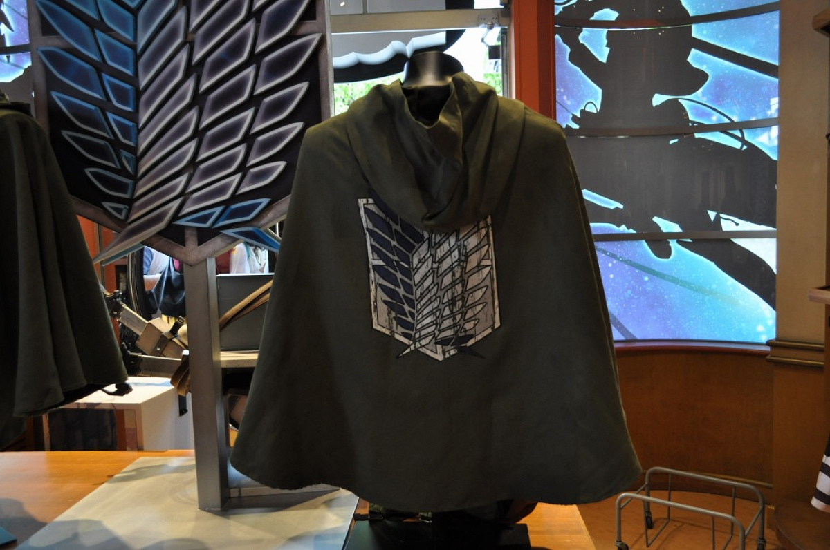 グリグリズム 進撃の巨人 マント USJ公式 進撃の巨人マント| キャステル | CASTEL ディズニー情報