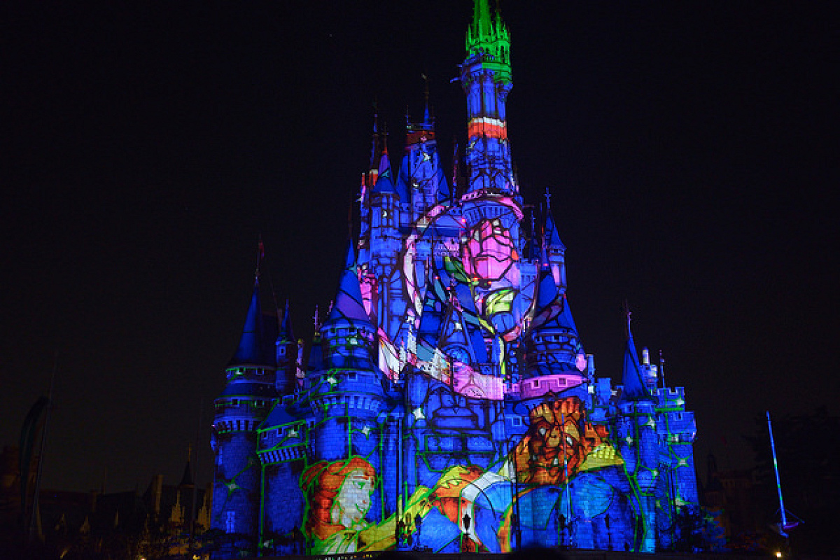 美女と野獣　シンデレラ　東京ディズニーリゾート 35周年 美女と野獣 シンデレラ 東京ディズニーリゾート 35周年 舞台は