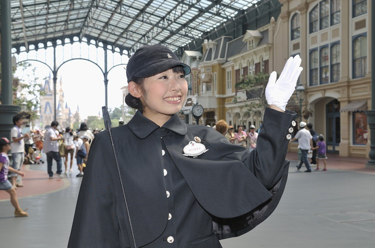 ディズニー　ミニー　ツアーガイド　キャスト　コスチューム　ぬいぐるみポーチ ガイドツアーキャストのコスチューム| キャステル | CASTEL ディズニー情報