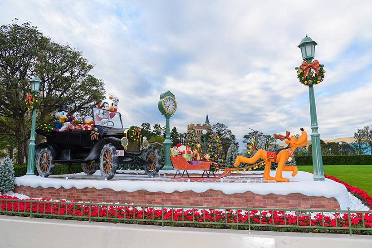 ディズニーランドのクリスマスデコレーション