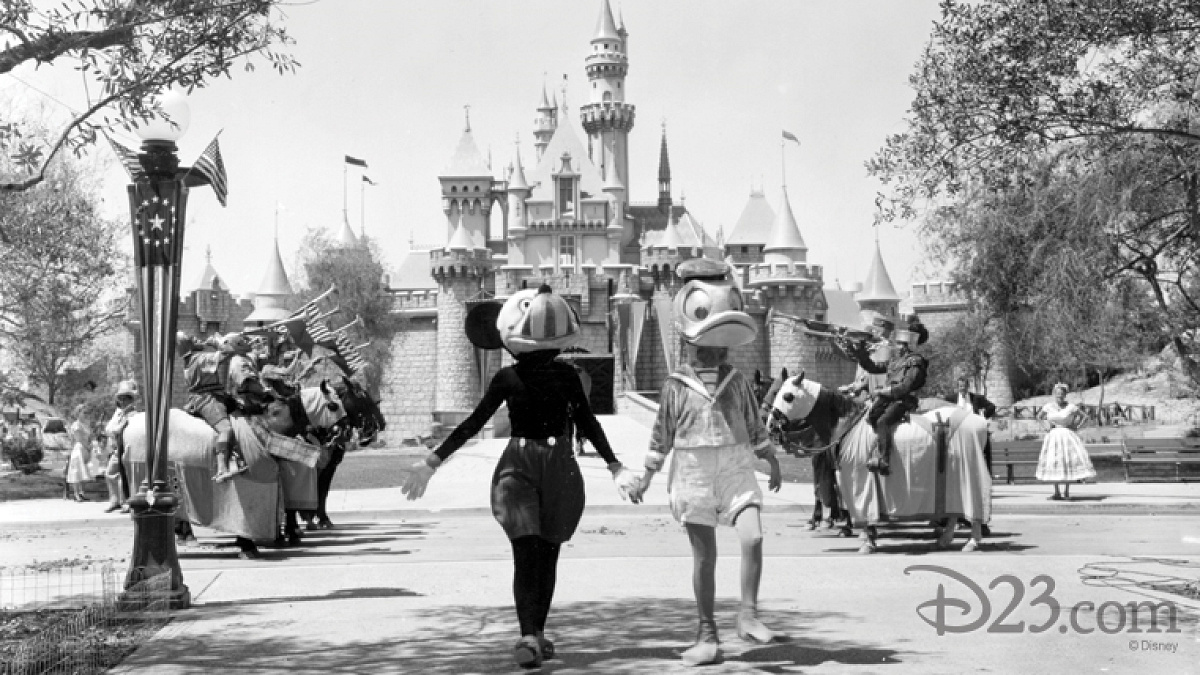 ミッキーマウスとドナルド| キャステル | CASTEL ディズニー情報