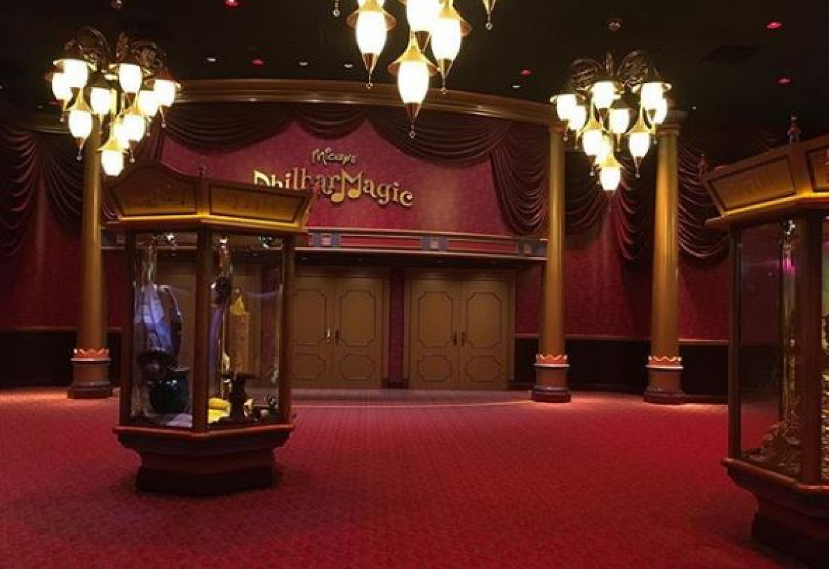 ミッキーのフィルハーマジックのスタンバイエリア