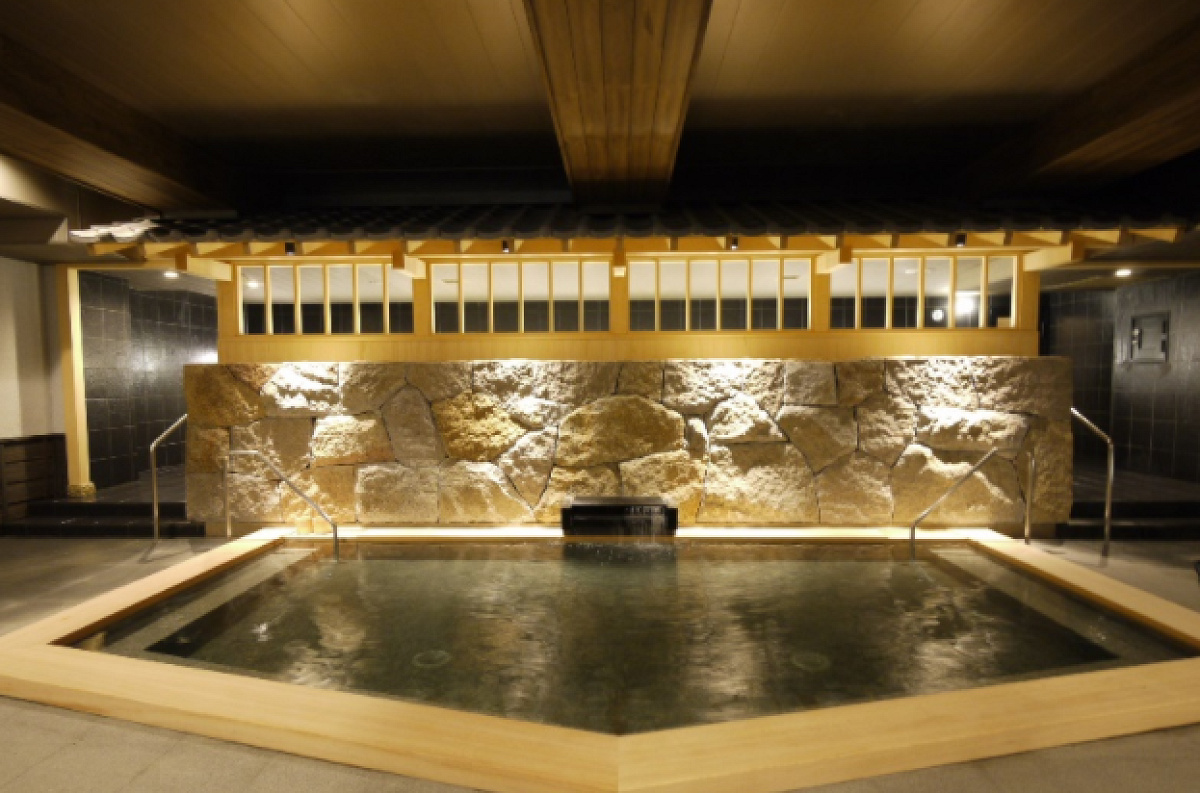 ホテル内の天然温泉「華楽の湯」