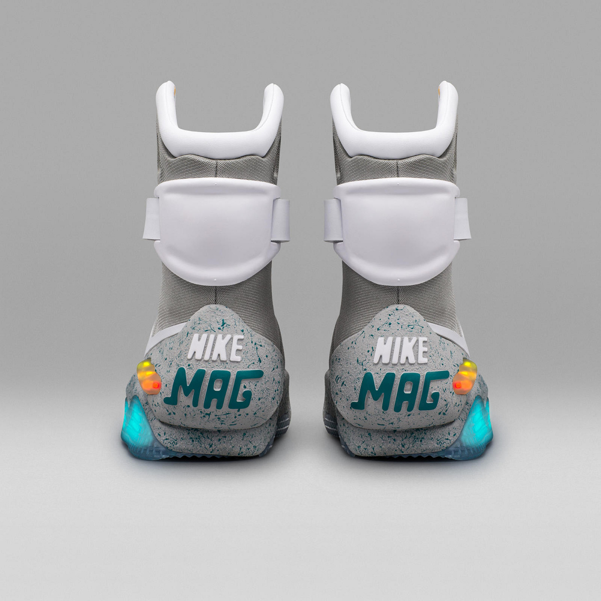 映画に登場した「Nike Air MAG」を再現した「Nike MAG」| キャステル