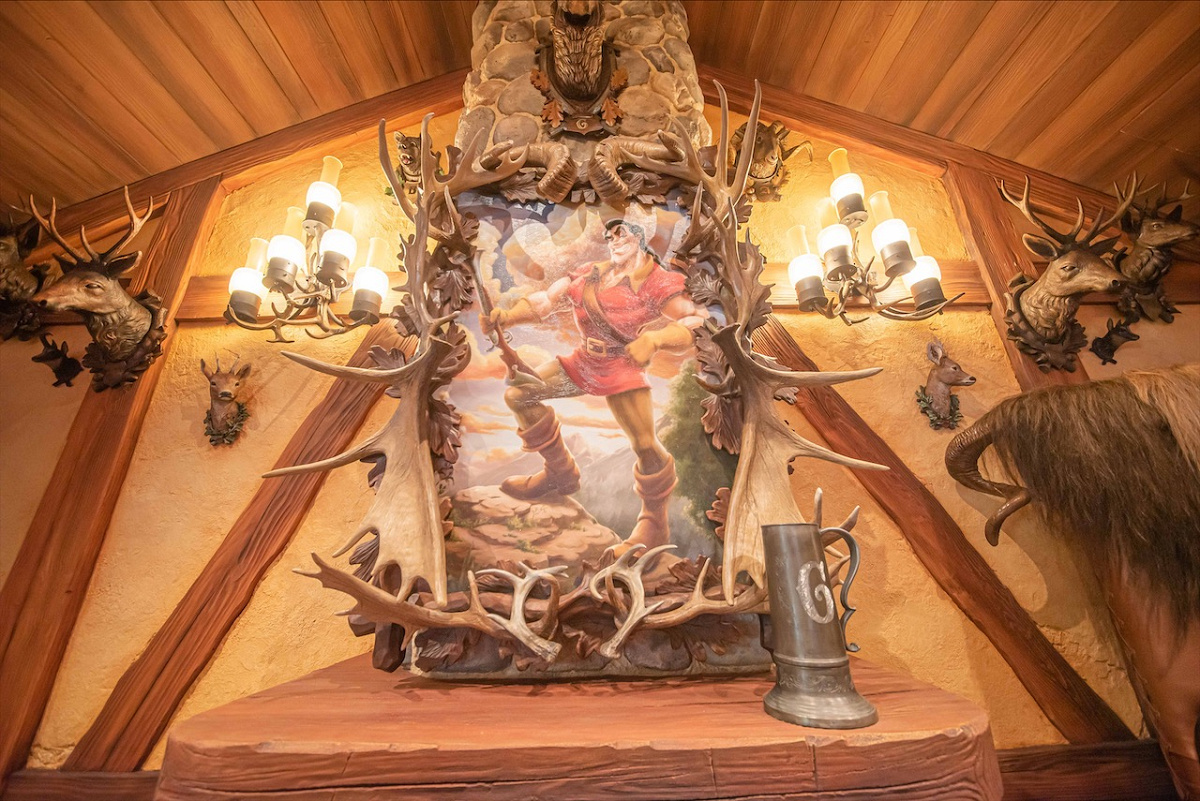 ガストンの肖像画| キャステル | CASTEL ディズニー情報