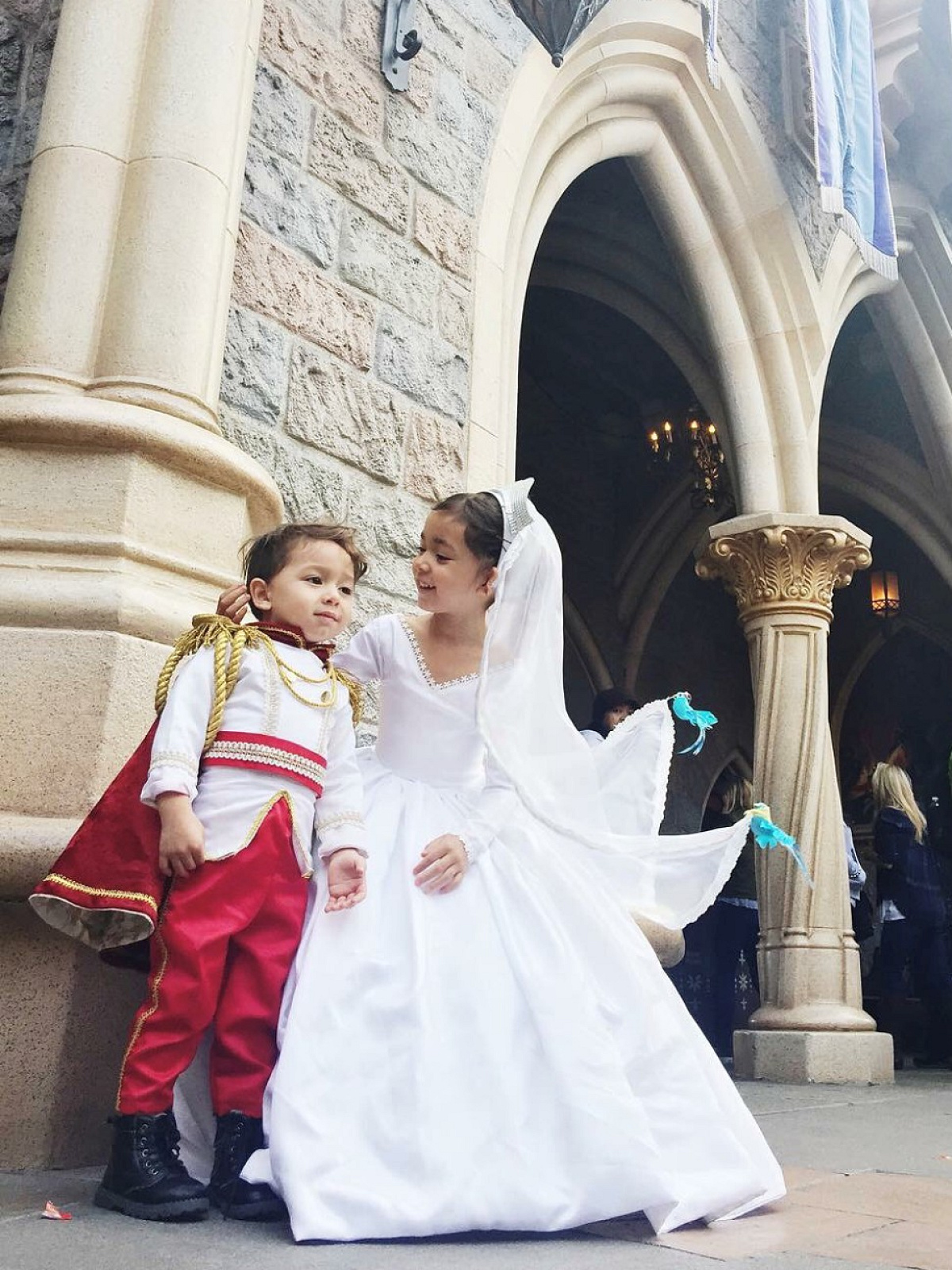 チャーミング王子＆シンデレラ| キャステル | CASTEL ディズニー情報