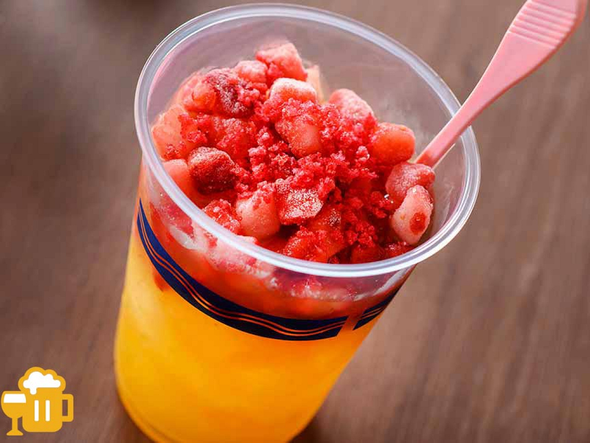 スパークリングカクテル（ラム、オレンジ、ベリー）| キャステル