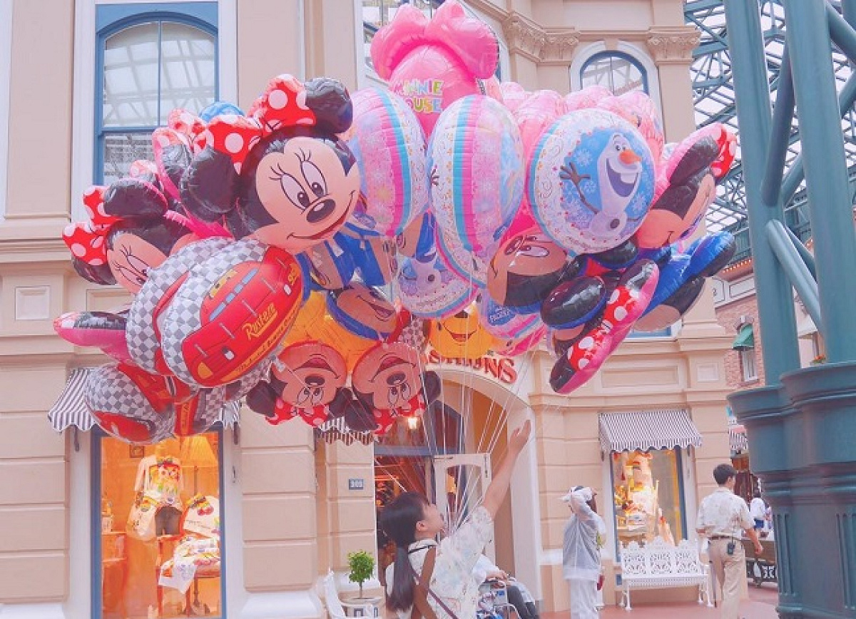 東京ディズニーランドバルーンベンダーのキャストさん| キャステル
