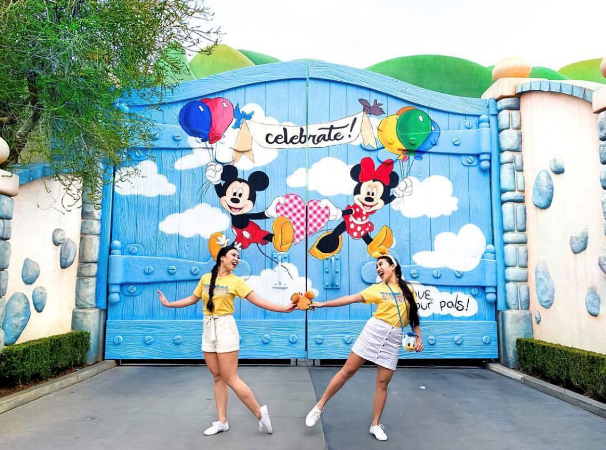 Keekee　Disney トゥーンタウン　ミッキーの家 トゥーンタウンのミッキー＆ミニーの壁| キャステル | CASTEL