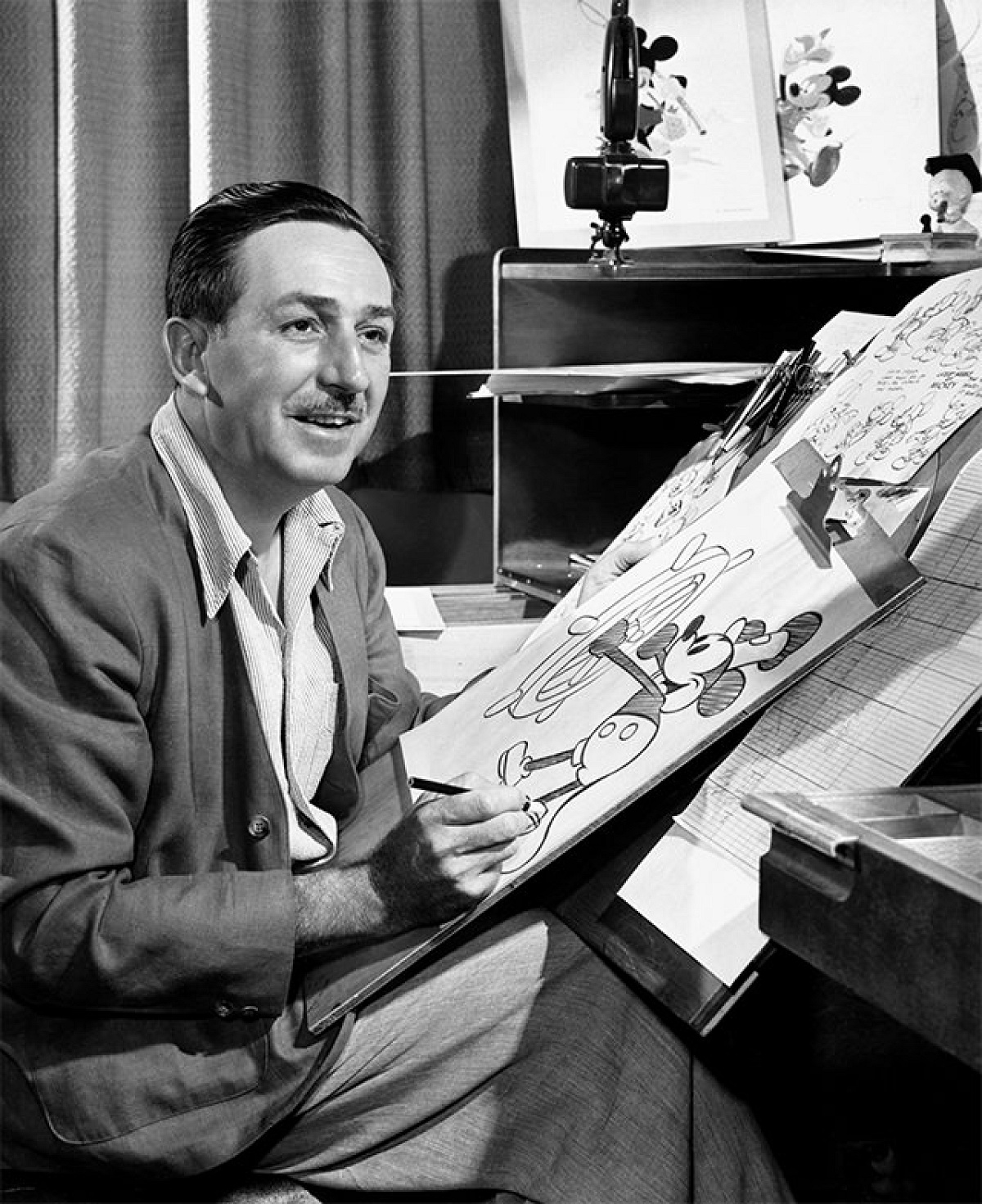 ミッキーの生みの親、ウォルト・ディズニー| キャステル | CASTEL