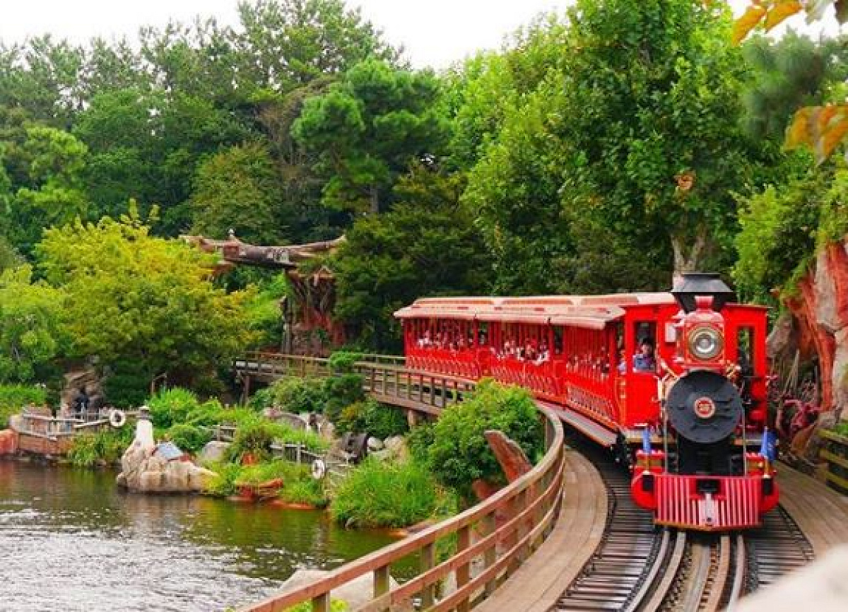 パークの絶景が見られるウエスタンリバー鉄道