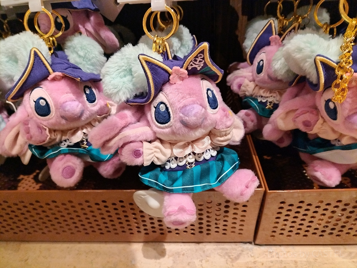 上海ディズニー　カリブの海賊　ぬいぐるみキーチェーン　プルート　新品タグ付き 上海ディズニーカリブの海賊グッズ：海賊エンジェルのぬいぐるみキー