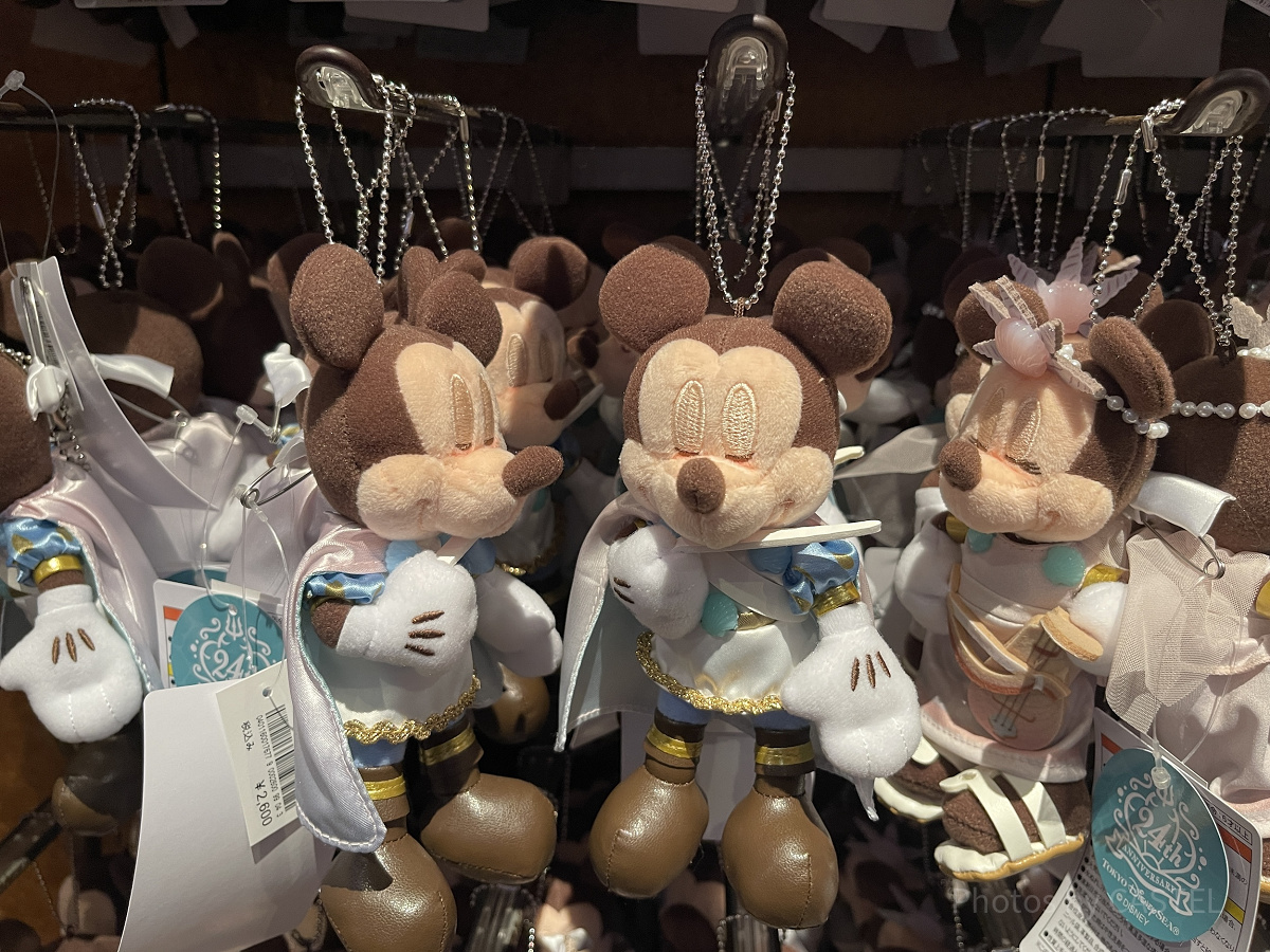 ミッキーぬいぐるみバッジ(ディズニーシー24周年グッズ)| キャステル