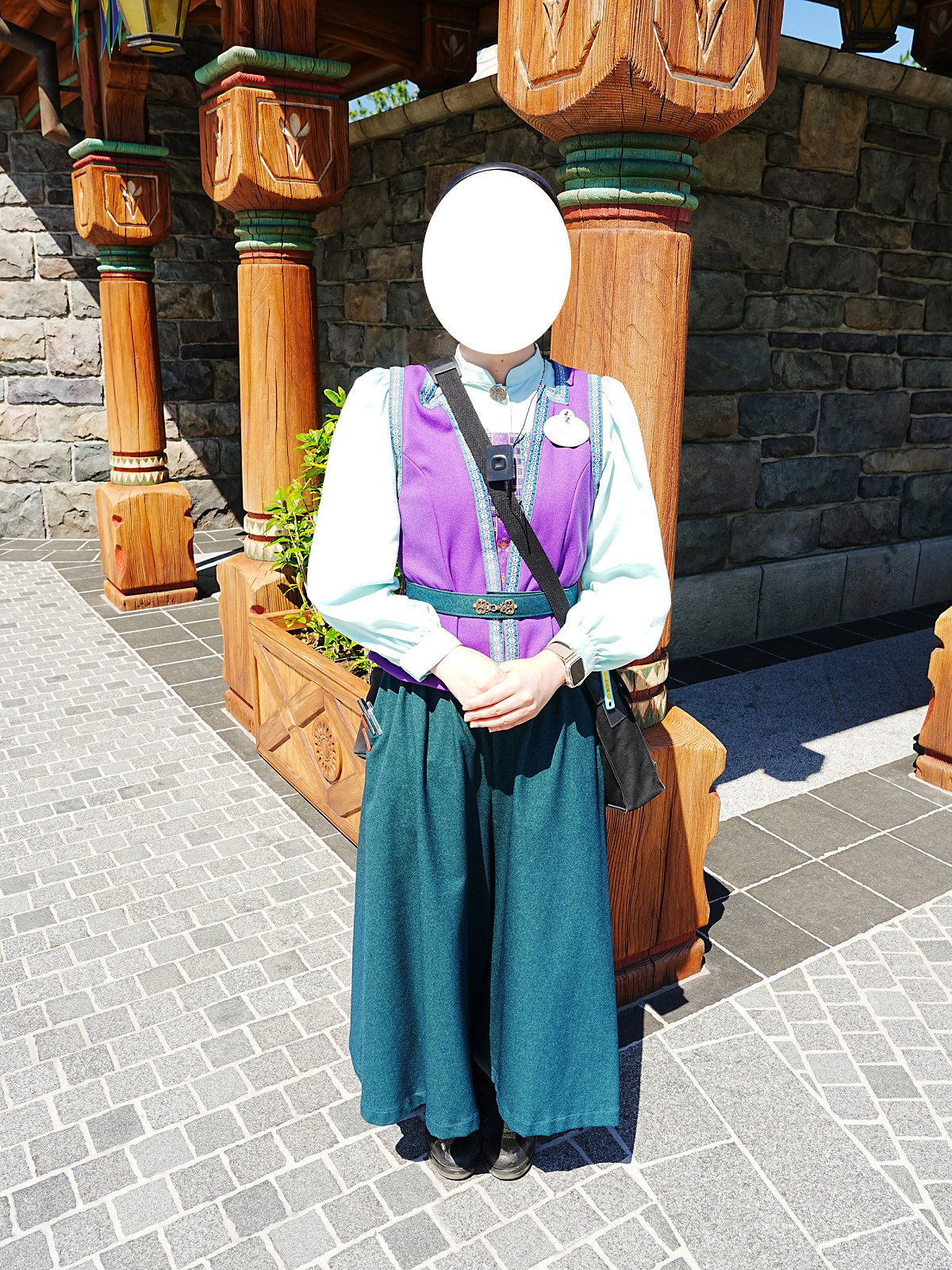 アナとエルサのフローズンジャーニーのキャストコスチューム