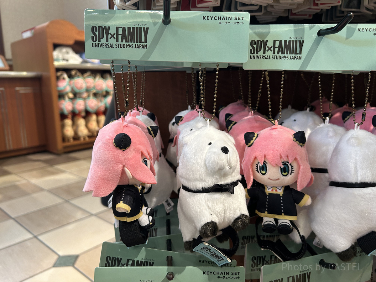 SPY×FAMILY アーニャ 白クマ キーチェーン USJ 肩乗せアーニャ×ボンドはUSJ限定！ 夏休みにゲットしたい「SPY×FAMILY