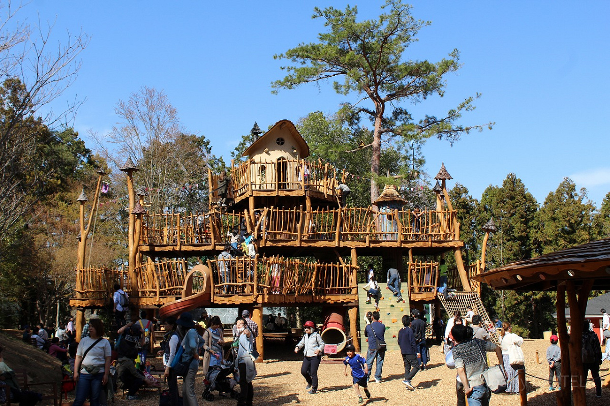 ヘムレンさんの遊園地のアスレチック遊具