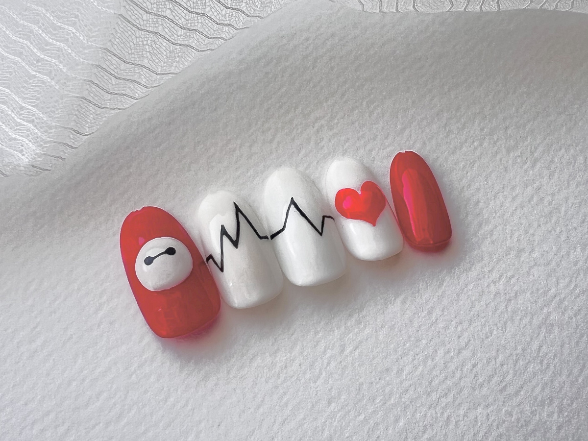 ベイマックスモチーフネイル