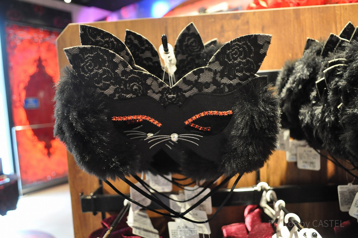 ブラックレースのネコマスク