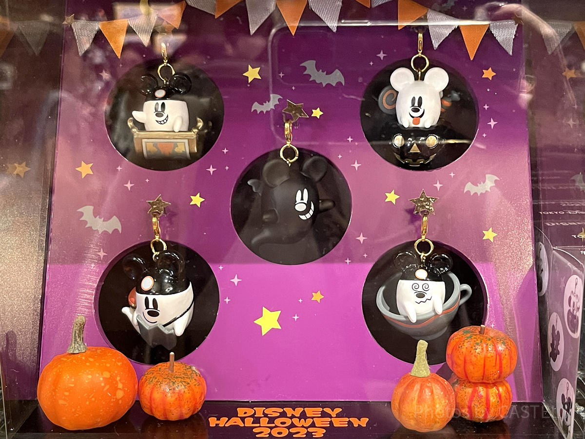 ディズニーリゾート　ハロウィン　2023 チャーム　コンプリートBOX ディズニーハロウィングッズ2023：チャームセット 2023年09月14日(木