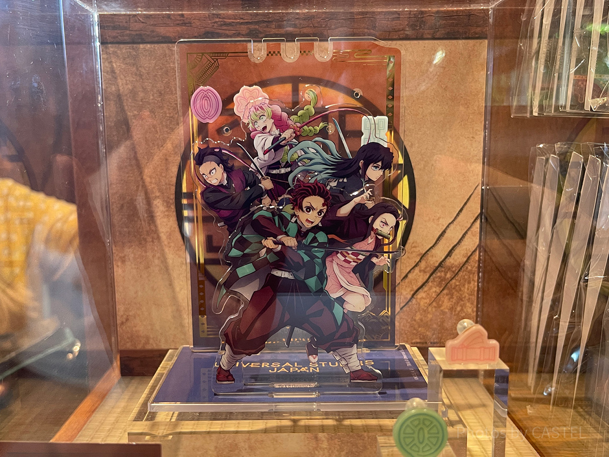 ◼️鬼滅の刃　USJコラボ　ピアスセット 6個入り◼️ 鬼滅の刃ピアス&ジュエリースタンドセット(USJ×鬼滅の刃 刀鍛冶の里編