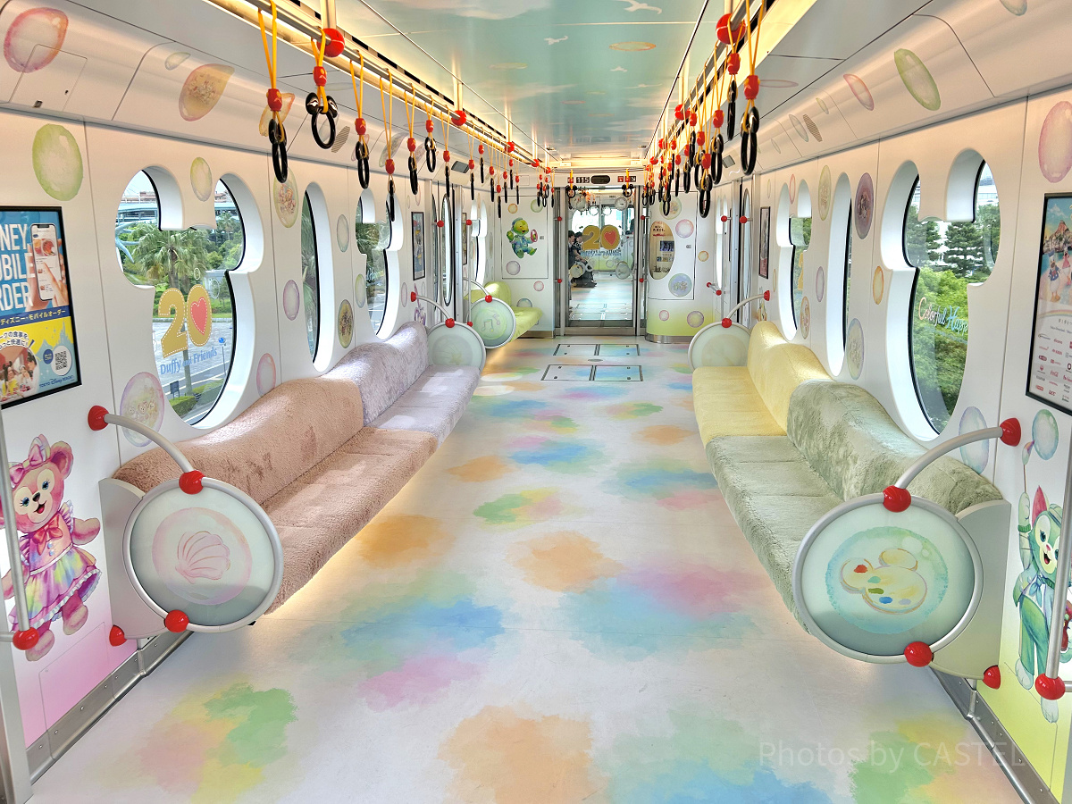 カラフルハピネスデザインのフリーきっぷで乗車！