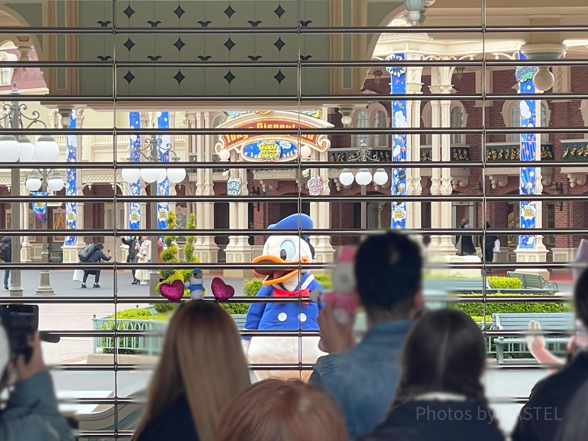 ディズニーランドの開園前グリーティング