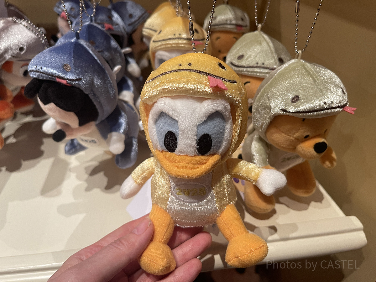 ドナルドぬいぐるみバッジ(ディズニーお正月グッズ2025)| キャステル
