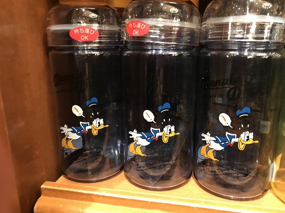 驚いている様子のドナルドのクリアボトル
