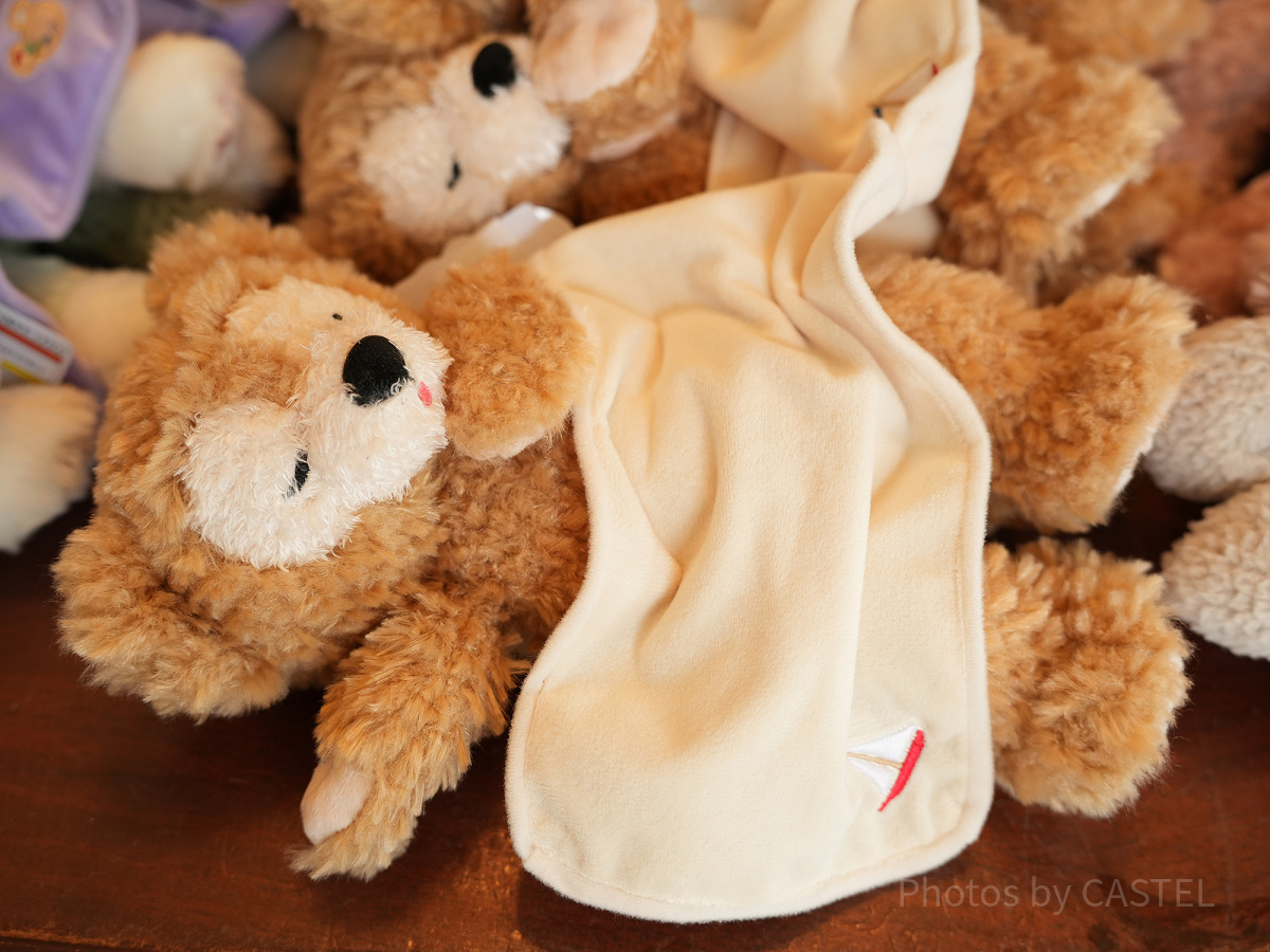 ダッフィー 寝顔ぬいぐるみ| キャステル | CASTEL ディズニー情報