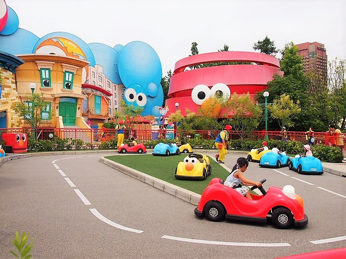 エルモのリトルドライブは子どもの出来た！を引き出すアトラクション