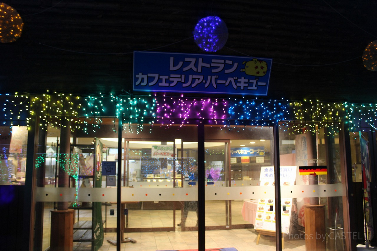 レストラン・カフェテリアの入口