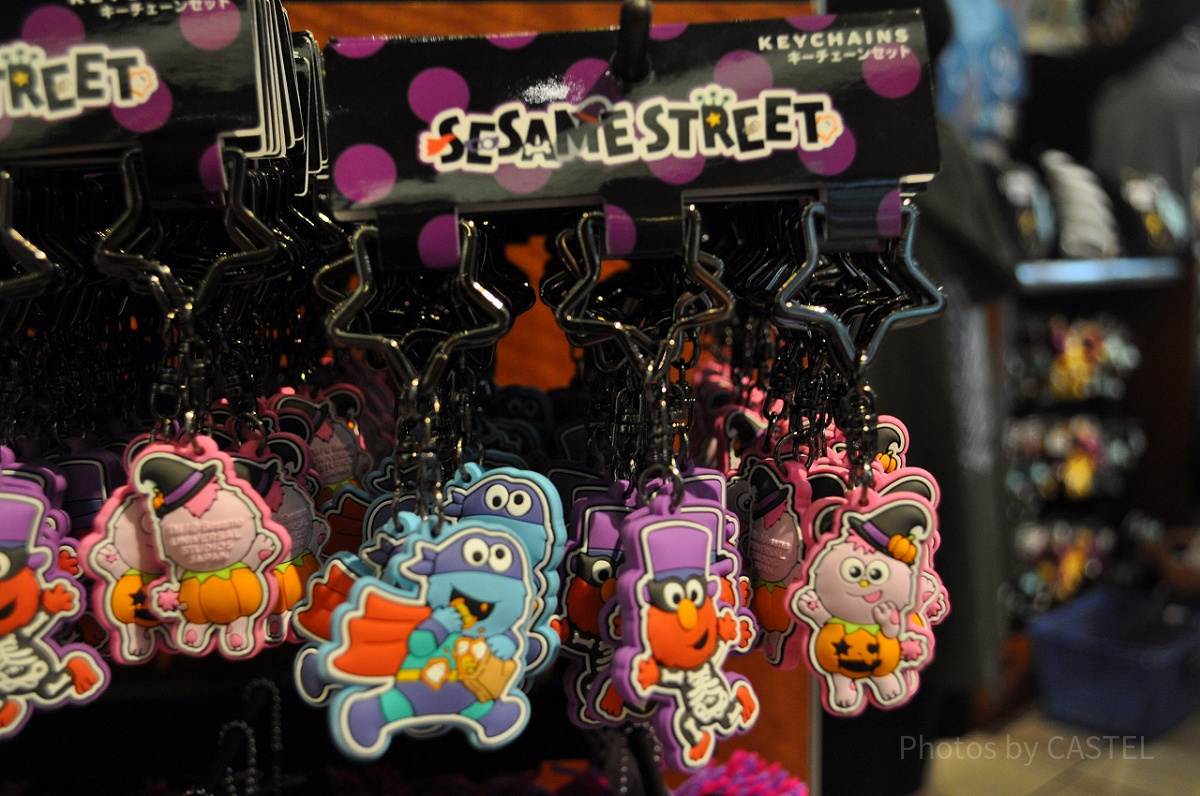 「HALLOWEEN　SESAME　STREET」ハロウィン仮装キャラクターキーチェーンセット