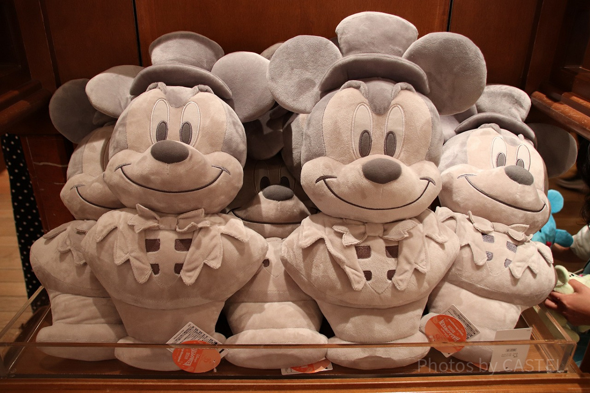 ホーンテッドマンションの胸像風ミッキーのクッション| キャステル