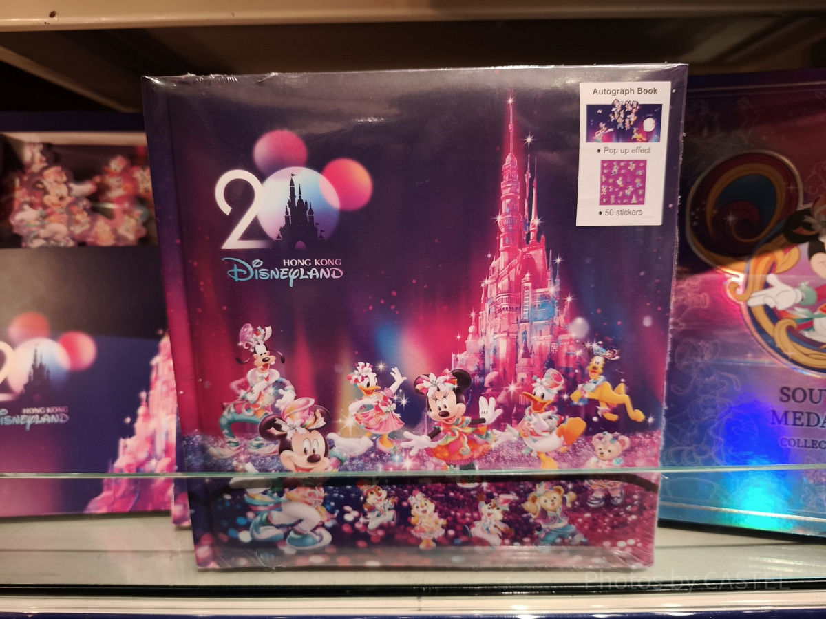 香港ディズニー20周年「ミッキー＆フレンズ・グランドセレブレーショングッズ」：ステッカー付サイン帳