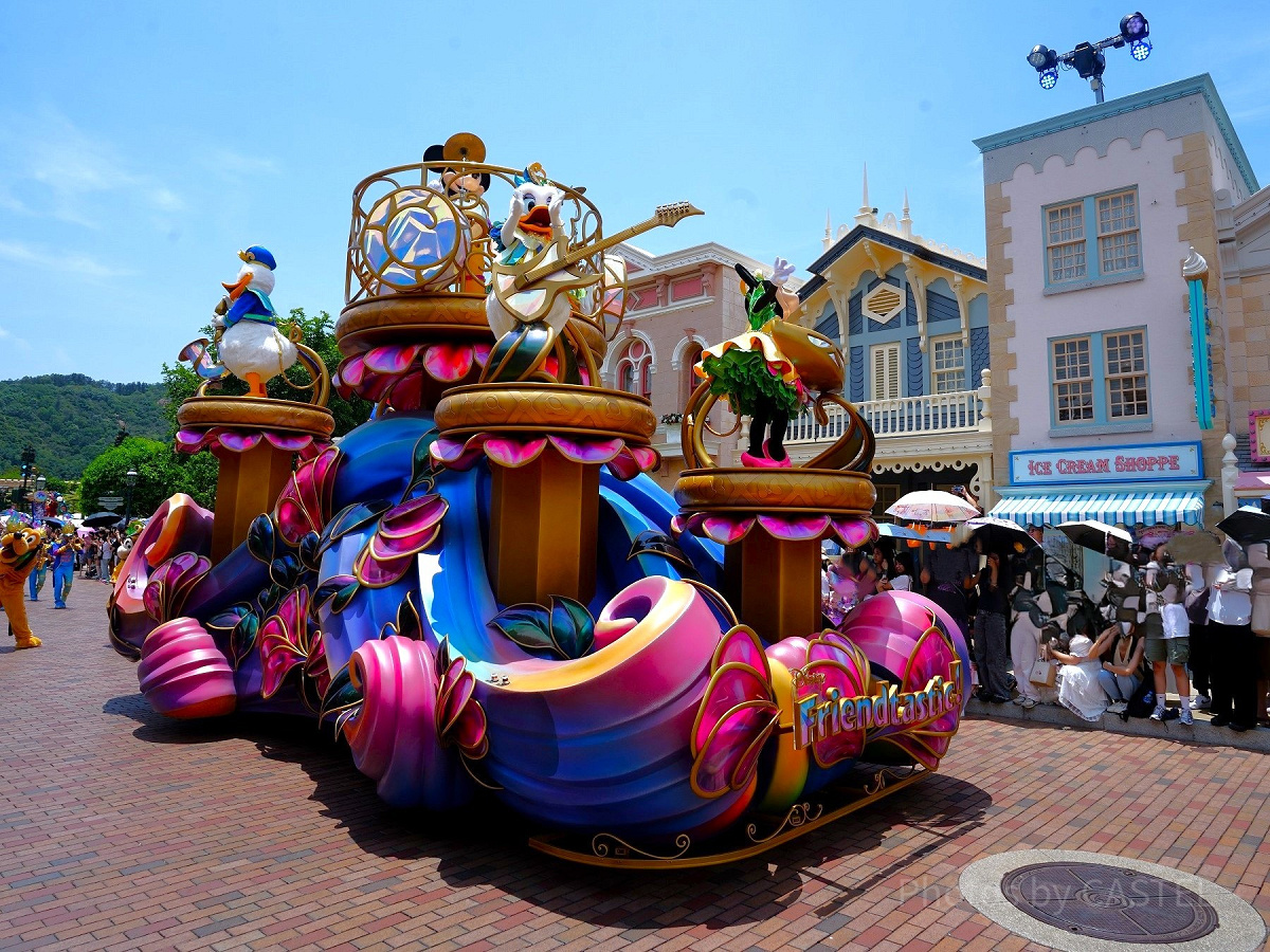 香港ディズニー20周年：新パレード「Friendtastic!（フレンドタ