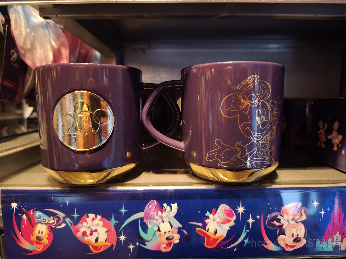 香港ディズニー20周年「ミッキー＆フレンズ・グランドセレブレーショングッズ」：マグカップ