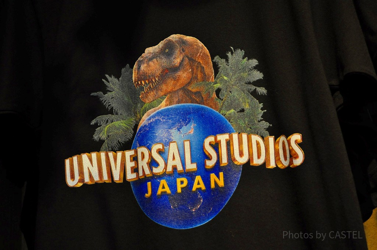 ジュラシックパーク・エリアで販売してるTシャツのロゴ／USJ