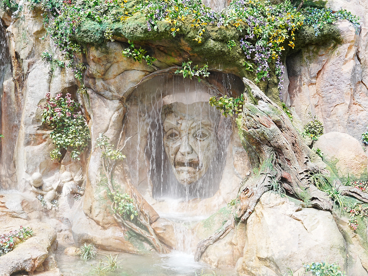 魔法の鏡のロックワーク