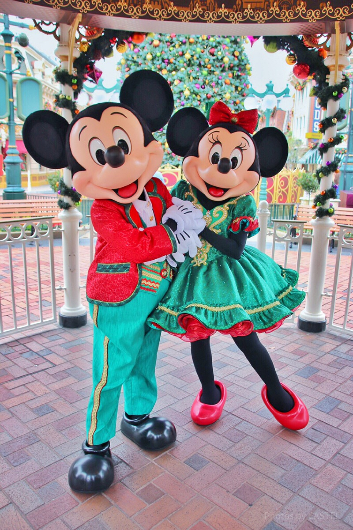 【レア 海外限定品】ディズニー ミッキーとミニーの✴️光るクリスマスオーメント 香港ディズニーランドのミッキーとミニー（クリスマス）| キャステル