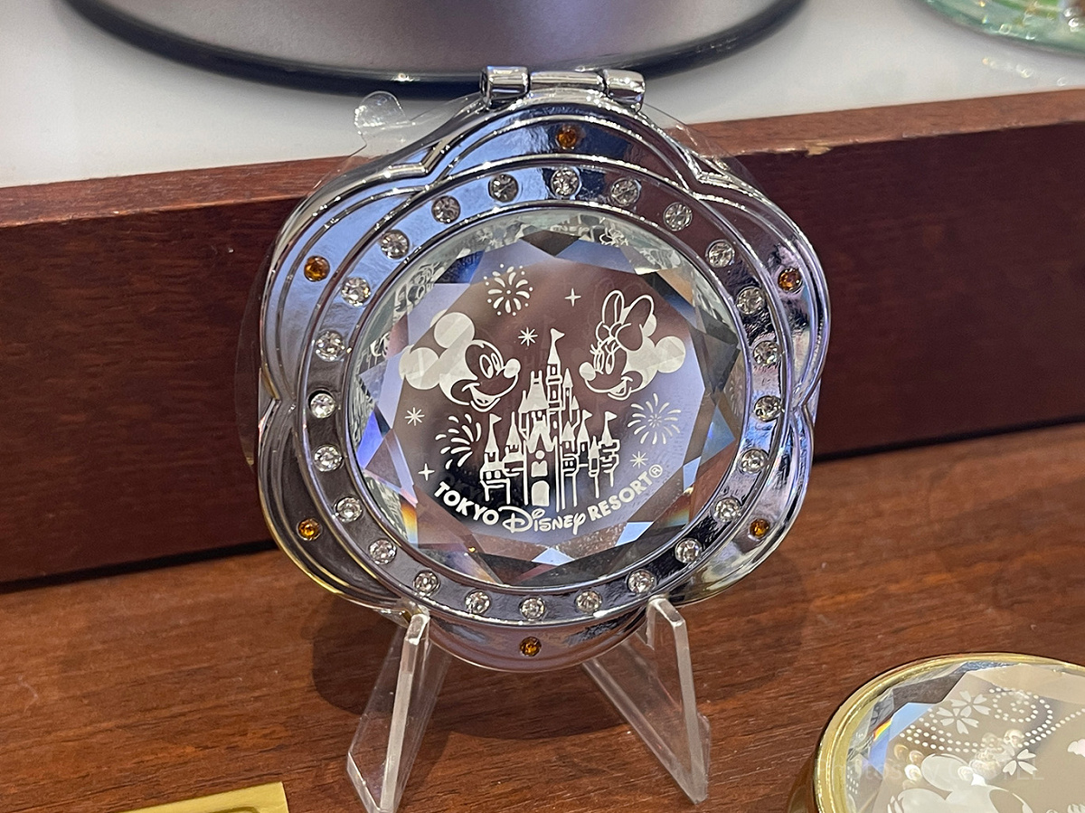 ミッキー&ミニーデザインのコンパクトミラー（お花型）| キャステル