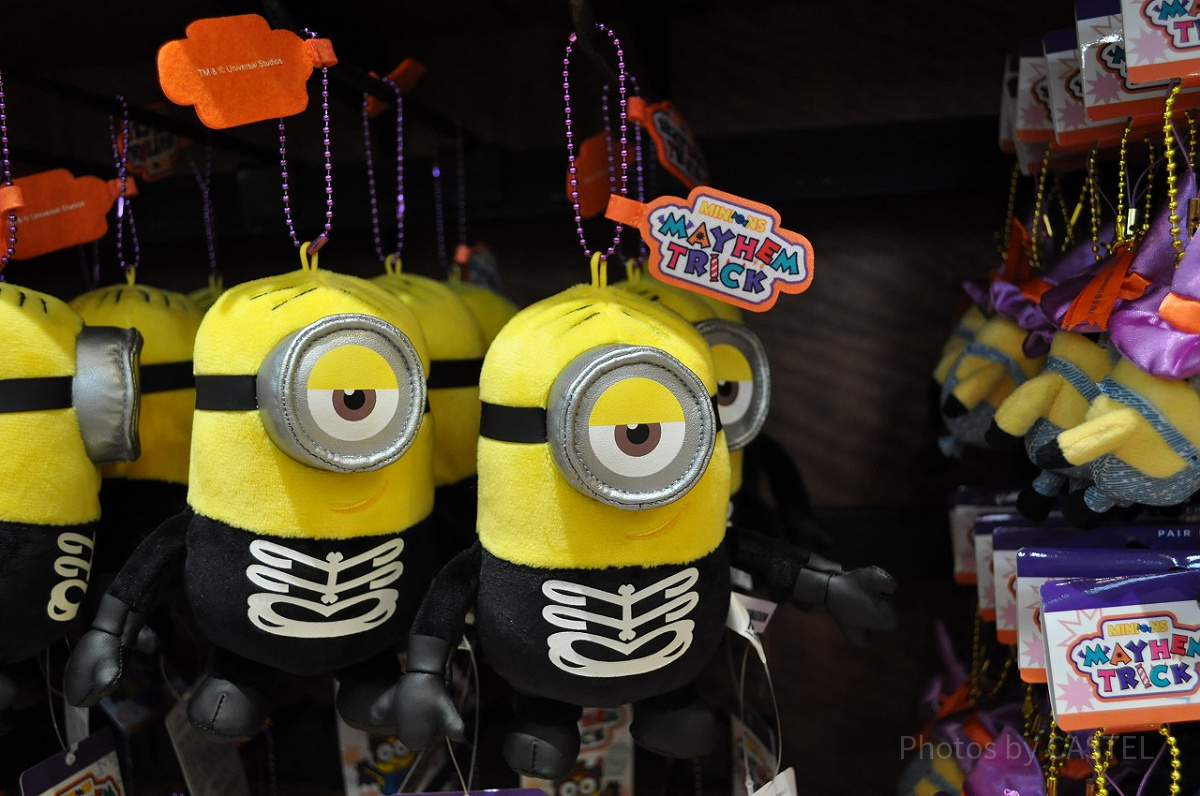 ミニオン「MINIONS MAYHEM TRICK」スチュアートのガイコツキーチェーン