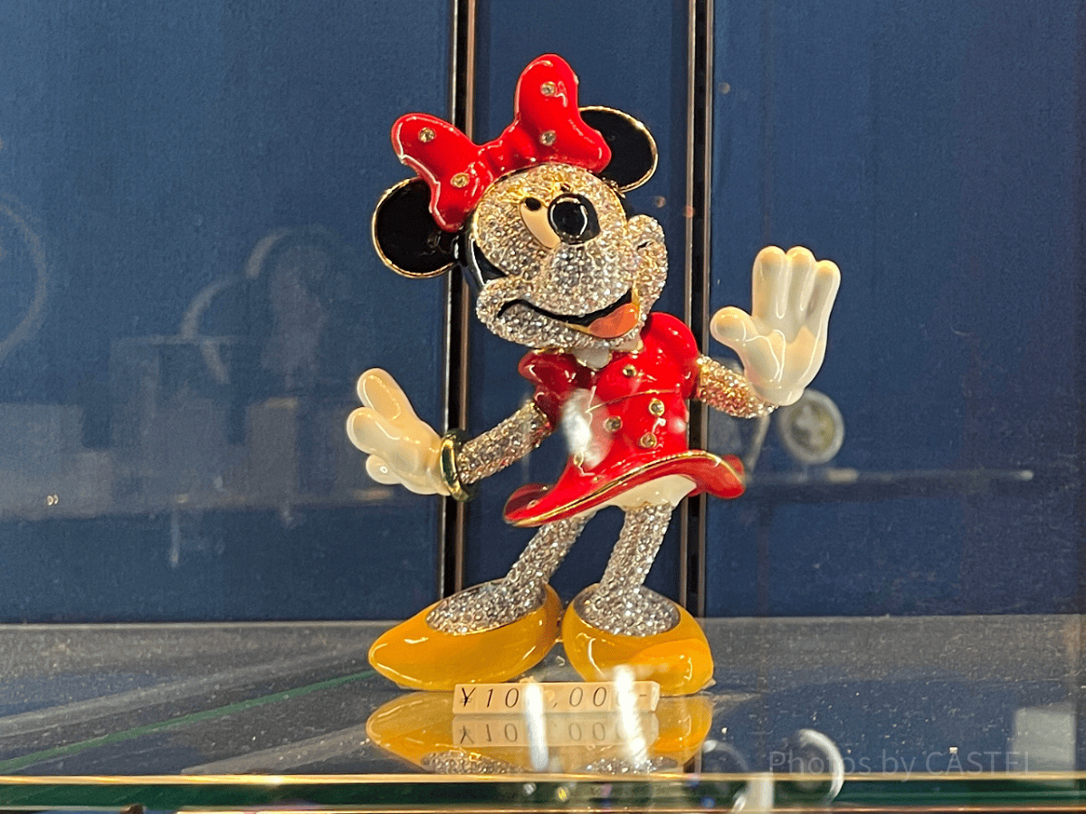 ミニーのフィギュア