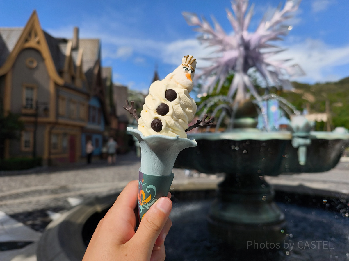 ノーザンディライツの大人気フード：オラフをモチーフにしたソフトクリーム