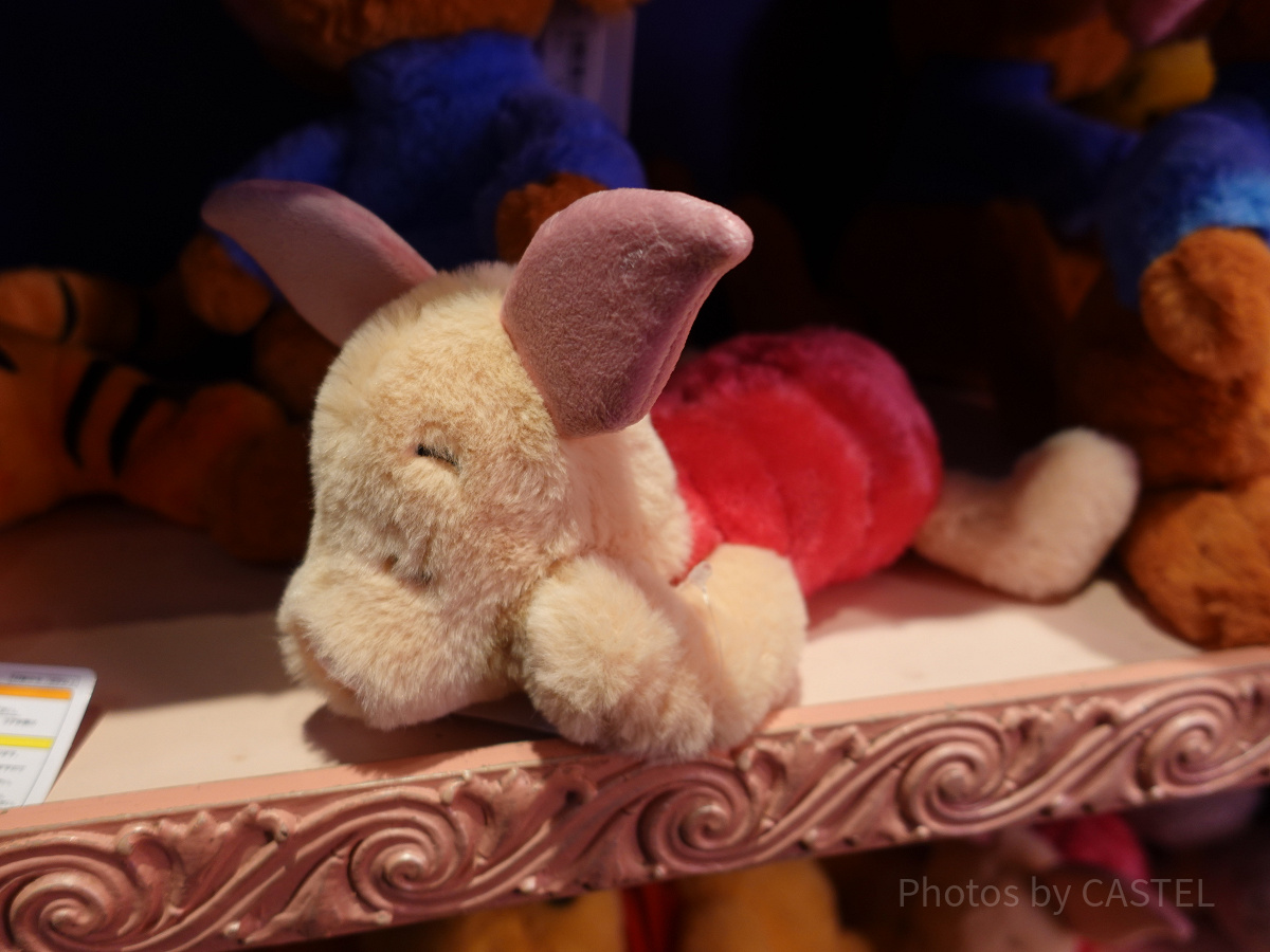 ピグレットの寝顔ぬいぐるみ