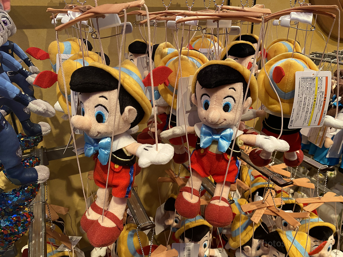 ピノキオのぬいぐるみバッジ| キャステル | CASTEL ディズニー情報