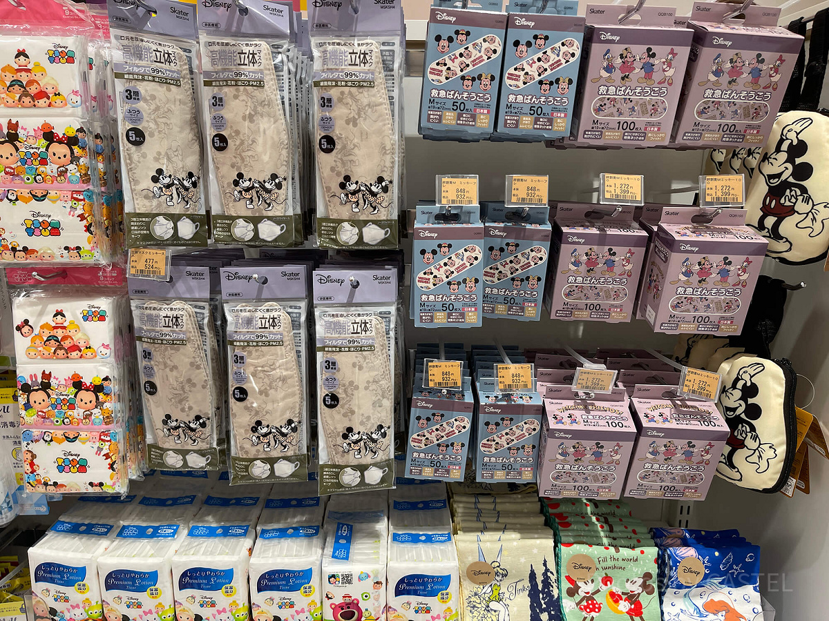 ポケットティッシュ・絆創膏など（ミッキー＆フレンズデザイン